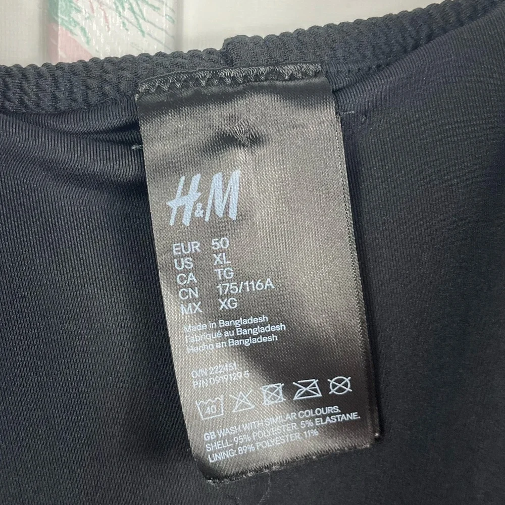 H&M Black High Leg Ribbed Swimsuit V-neck XL - Picture 8 of 9